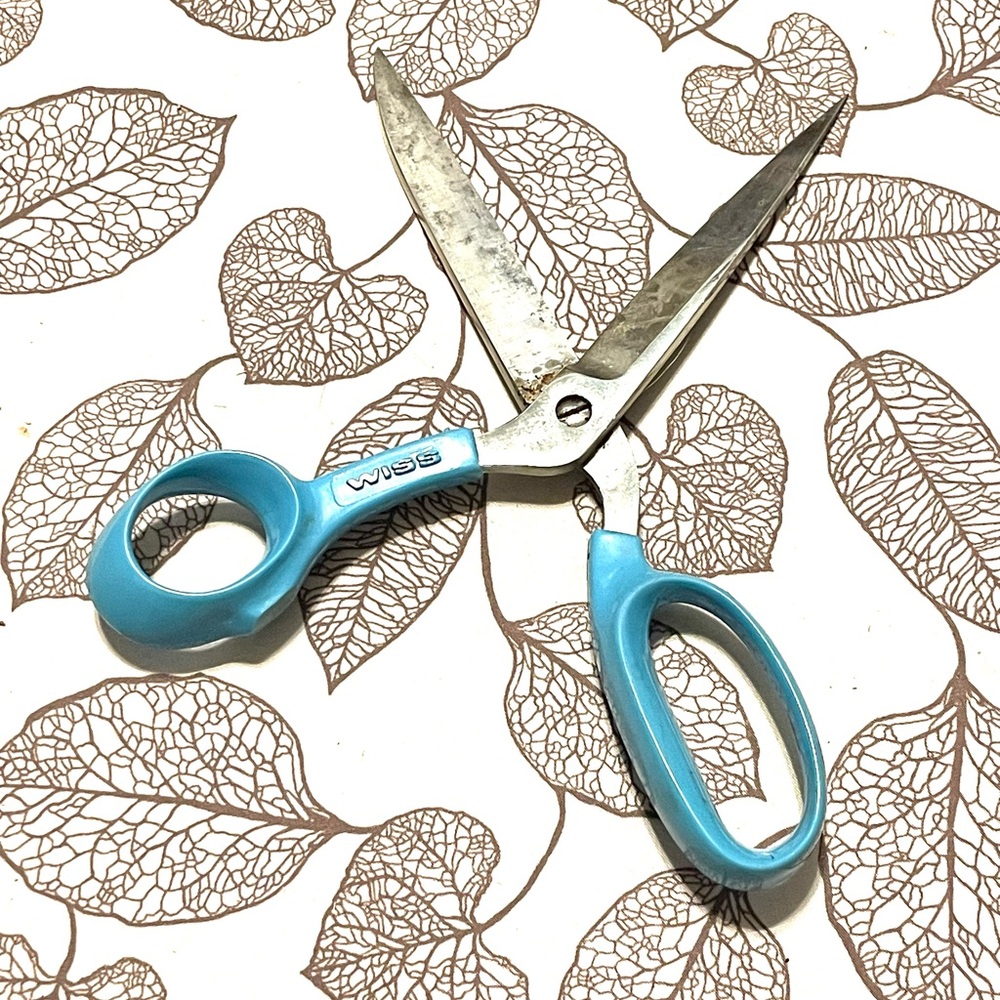 Vintage Wiss Sharp Sewing Shears and Cover